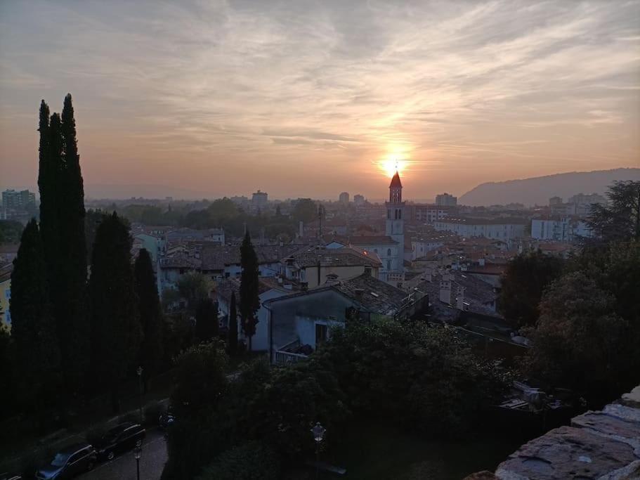 Appartamento Bonbon, Centro Storico Con Parcheggio Gorizia Esterno foto