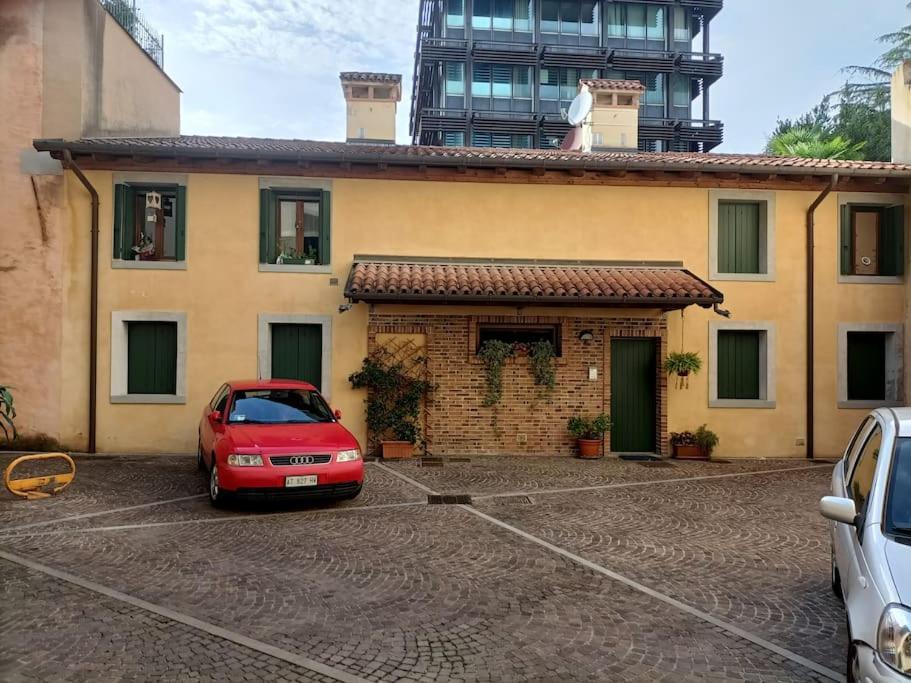 Appartamento Bonbon, Centro Storico Con Parcheggio Gorizia Esterno foto